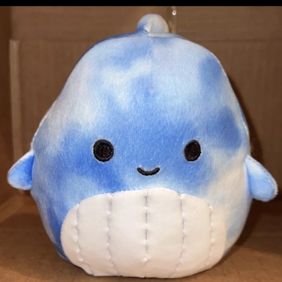 Squishmallows Originale Samir La Balena Blu Con Cappello Da Pescatore - Peluche Ufficiale Jazwares, Piccolo - 3